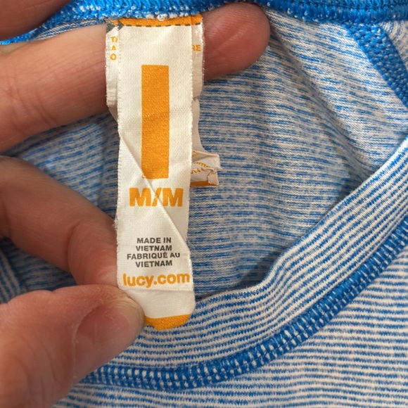 Women’s Lucy shirt, size medium - Picture 4 of 5